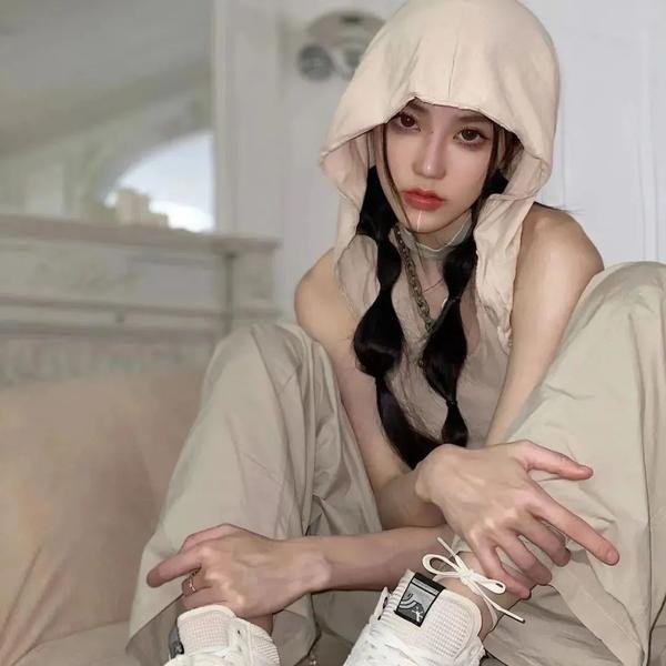 蛇形刁手斗螳螂 海报
